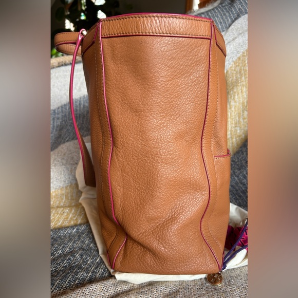 Tory Burch Rare Brown Leather Tote with Pink Accents - Picture 5 of 14
